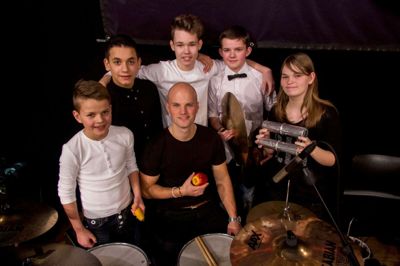 Musikskolens trommeelever er også med ved julekoncerterne. Foto: Musikskolen