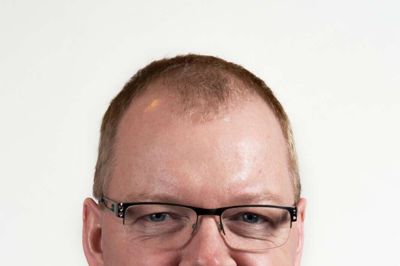 Formanden for Teknik- og Miljøuudvalget Henrik Engedahl kan bekræfte, at han har modtaget et høringssvar fra en jurist, der kalder vindmølleprojektet i Isenvad for ulovligt. Mere vil han ikke udtale sig om sålænge høringsperioden kører ??foto