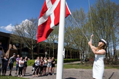 Årets første student fra Ikast-Brande Gymnasium er 19-årige Elisa Bessmann Lauridsen. Foto: Tom Laursen
