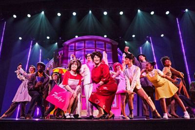 Musicalen Hairspray får premiere i aften i Boxen. Her er der udsolgt, men der er seks forestillinger mere frem til og med søndag. Foto: PR