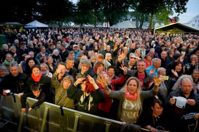 Ikast Musiklivs bestyrelse har armene i vejret over årets festival. Både programmet og billetsalget er i top i år, mener de. Foto: Henrik Ole Jensen