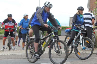 Tour de Ikast-Brande. Christian Sjurman er i øjeblikket i praktik på Herning Folkeblad og fulgte cykelturen med sit kamera.