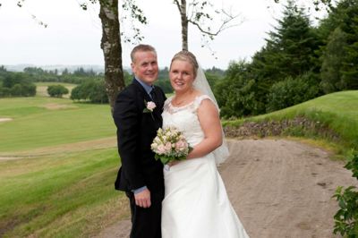Viet i Almind Kirke: Malene Holm Kristensen og Brian Hviid Christensen, Viborg
?Foto Anja Asmussen, Viborg