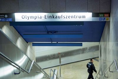 Shoppingcentret Olympia har været lukket lørdag og søndag, men genåbner mandag. ?Foto: AP Photo
