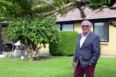 Kurt Møller har netop solgt denne villa til en ung kvinde, der har valgt at vende hjem til barndomsbyen med sin familie ?Foto Laila Kempel