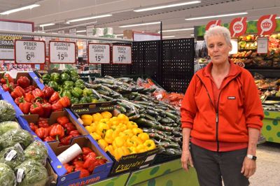 Førstedamen hos Løvbjerg Kirsten Rasmussen har på fredag 25 års jubilæum som købmand. ?Foto: Flemming Thulstrup