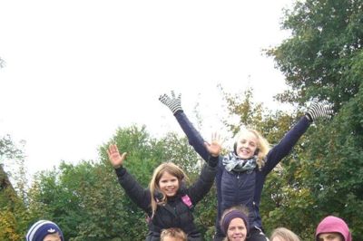 Der bliver lejlighed til at hilse på adskillige superhelte, når Klovborg Friskole holder åben skole. ?Privatfoto