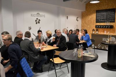 Erhvervsmedlemmer fra Vores Ikast vidste ikke på forhånd, at de skulle være vidner til overrækkelsen af Ikast By's Initiativpris