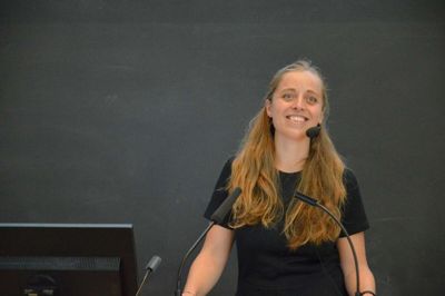 Sara Marie Hebsgaard Offersen har med sin forskning givet »et vigtigt bidrag til medicinsk antropologi«. Her ses hun i det øjeblik, hvor hun får at vide, at hendes ph.d.-grad er i hus. ?Privatfoto