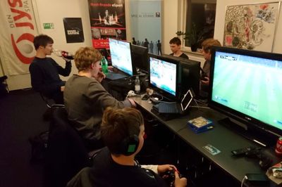 Der var fuldt tryk på computerne, da Ikast-Brande eSport og Autismecenter Vest i Herning i forrige weekend afholdt et LAN-event for unge/voksne med autisme. ?Privatfoto