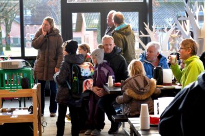 Forældre i Bording var fredag inviteret til kaffe i Væksthuset til børnenes helt eget fortolkning af »Ønskelandet« foto Laila Kempel