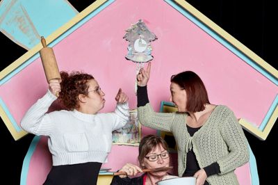 Joan Heerwagen, Kristina Lindebjerg og Jeanett H. Larsen - tre lokale som her øver sig på »Dyrene i Hakkebakkeskoven« ?Foto: MCH