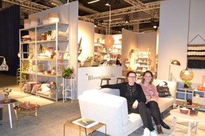 Vita Nielsen og Maja H. Poulsen er glad for at deltage på Formlandmessen, hvor Bloomingvilles produkter tiltrækker stor opmærksomhed. Den skandinaviske designlinje hitter ikke bare i Danmark - men i hele verdenen foto Laila Kempel