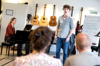 Masterclass Unge Sangere:
Masterclass - musical og klasssisk, Unge Sangere i Bakkehuset, Ikast.
(Hebs til stede - et sted i huset)