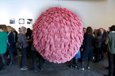 Mere end 200 var til ferniseringen på Socle du Monde. Foto. Henrik Ole Jensen
