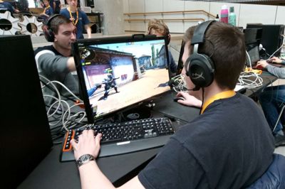 Fra sommer bliver e-sport et tilbud på ISI Idrætshøjskole i Ikast til passionerede og seriøse unge, der har lyst til at udvikle sig personligt og indenfor e-sport, som udover selve spillet handler om blandt andet ledelse, taktik, eventmanagement, markedsføring og meget mere. ?Privatfoto