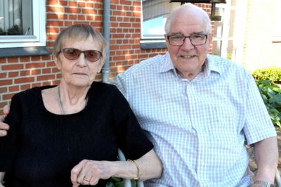 Else og Kurt Larsen behøvede kongebrev for at gifte sig den 2. juni 1952. Dengang var den bare 17 og 20 år og blev ikke spået mange chancer. Men de beviste noget helt andet og fejrer i år Krondiamantbryllup ?foto Laila Kempel