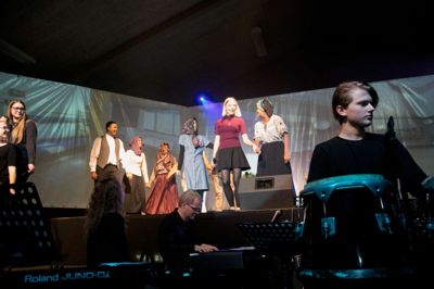 Et glimt fra musicalen »Jeg er«, hvor Hestlund Efterskole tog fat om problematikken med flygtninge. ?Privatfoto