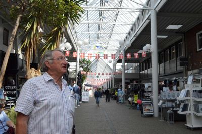 Tidligere arkitekt John Danielsen er næsten hver dag i det center, som han selv har tegnet. ?Foto: Flemming Thulstrup