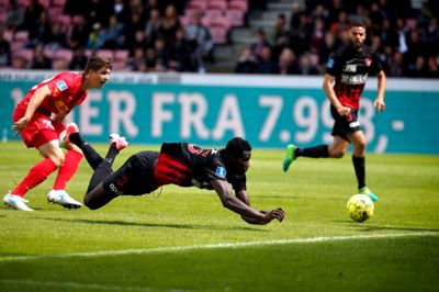 FC Midtjylland førte med 4-0, men måtte nøjes med 4-3, efter Nordsjællandsk comback den sidste halve time af kampen.
Foto: Flemming Hansen