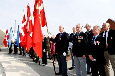 Det er første gang, at Ikast-Brande Kommune på den nationale flagdag hædrer de der har været udsendt på en international mission. Foto: Henrik Ole Jensen