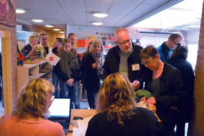 Fra et af de tidligere års indsamlinger - hvor der hygges, når man vender tilbage med indsamlingsbøsserne ?Foto: Steen Hebsgaard