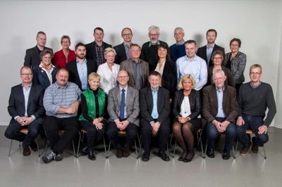 Byrådet 2014-2017, som det så ud på første skoledag tilbage i 2014. Blot 11 fortsætter videre i den nye klasse. ?Foto: Flemming Staal