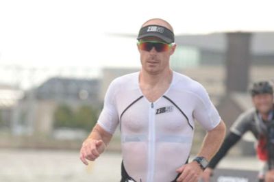 Til Iron Man i København kom Morten Hibiscus Knudsen over målstregen i tiden ni timer, otte minutter og 56 sekunder. Til verdensmesterskabet i Hawaii regner han med at bruge cirka ti timer på at fuldføre. Foto: Privatfoto