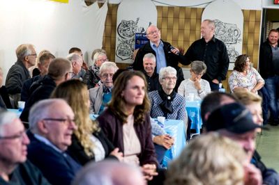 Åbningen af Venstres valgbutik i Isenvad var velbesøgt. ?Foto: Tom Laursen