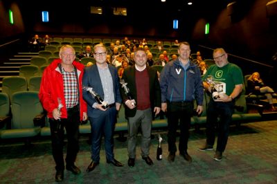 Fra præmieoverrækkelsen i Sal 3. Fra venstre er det Frank Heidemann Sørensen (S), Simon Vanggaard (DF), Ismail Yalcin (Æ), Ib Lauritsen (V) og Heinrich Rune (K). Foto: Henrik Ole Jensen
