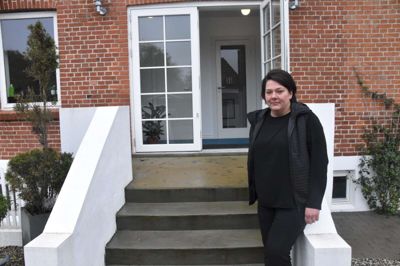 Det var ved bagtrappen til haven, at Trine Meldgaard Kristensen mødte de fire langfingrede unge mænd.