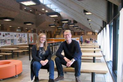 Sine Rahbek og Rasmus Sand Nielsen mødes i valgkampen for hvert deres parti - men mindes de gode dage under uddannelsen på på Ikast-Brande Gymnasium. ?Foto: Privat