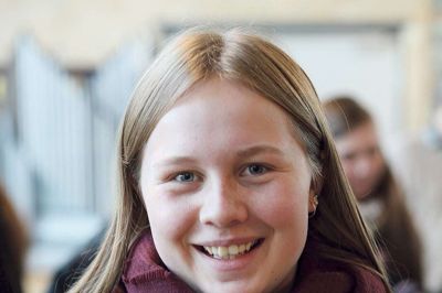 Maria Louise Tornsberg fra 9A var først i stemmeboksen, da der mandag blev afholdt ungdomsvalg på Præstelundskolen.