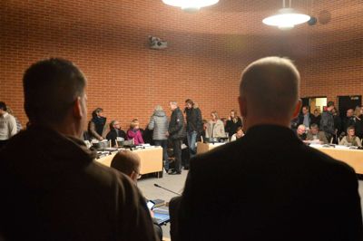 Publikum i byrådssalen er ofte få. Og ikke ret mange af dem er de kandidater, som nu gerne vil vælges ind for at sidde der