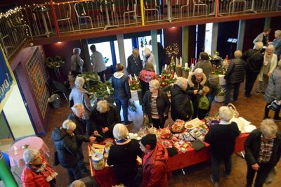 Bakkehuset dannede rammen om den vist nok første julebazar i år i Ikast. ?Foto: Flemming Thulstrup