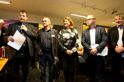Så er sammensætningen i byrådet på plads. Den nye borgmester Ib Lauritsen (V) offentliggør aftale om konstitueringen med Frank H. Sørensen (S), Annette Mosegaard (K) og Simon Vanggaard (DF) ?Foto: Tom Laursen