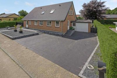 Villaen her på Toften 31A i Bording er et af de tre huse, Home Ikast har solgt over udbudsprisen den seneste måneds tid. ?Foto: PR