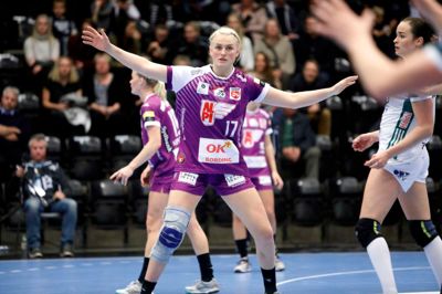 Forsvarsspecialisten Mathilde Bjerregaard er nu på kontrakt i FCM frem til 2020. Foto: Henrik Ole Jensen