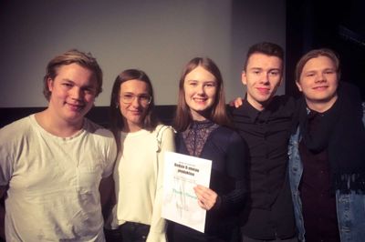 Fra venstre: Kristian Koch Jensen, Katrine Siggaard, Nicoline Davidsen, Mattias Amorsen, Jonas Ace Nielsen var de fem gymnasieelever, der vandt årets Elevfilmfestival Vest. ?FOTO: PRIVATFOTO