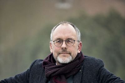 Scanpix/Norde Ernst Van. Biskop Henrik Wigh-Poulsen er fra 1. april kongehusets konfessionarius. Påskedag skal han prædike i Aarhus Domkirke, og da dronningen har residens på Marselisborg Slot i påsken, vil hun sandsynligvis deltage i gudstjenesten.