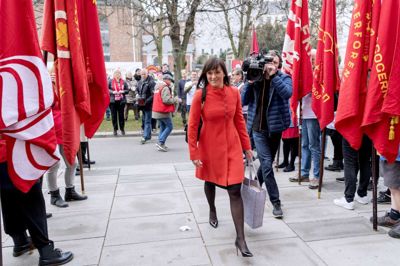 Sophie Løhde ankommer til Forligsinstitutionen på Sankt Annæ Plads i København lørdag. Foto: Ritzau/Scanpix/Bax Lindhardt