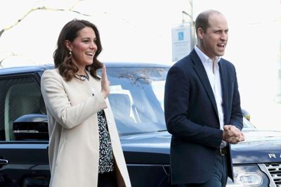 Scanpix/Chris Jackson. Hertuginden af Cambridge fødte mandag en søn, som er nummer fem i den britiske arvefølge. Prins William og hertuginde Kate bor i dag på Kensington Palace.