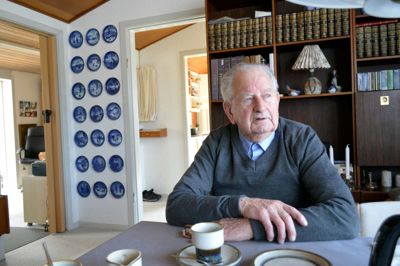 Bent Nørregaard har masser af visdomsord at dele ud af. Flere steder i hjemmet er de klistret op som en reminder på det gode liv: »Må det som har været godt, blive bevaret og vokse« eller »Må det, som har været ondt miste magt og forsvinde« ?foto: Laila Kempel