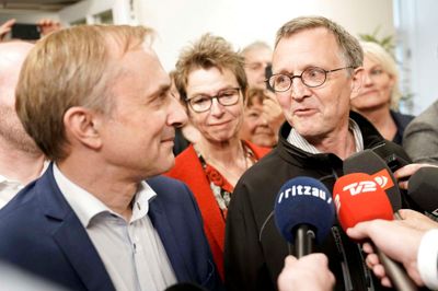 Michael Ziegler og Anders Bondo i Forligsinstitutionen hvor overenskomstforhandlingerne finder sted fredag den 27. april 2018. Forhandlingsparterne på den kommunale område har indgået en overenskomst. (Foto: Martin Sylvest/Scanpix 2018)