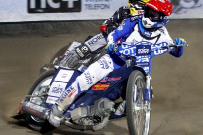 Scanpix/Sportxpress/arkiv. Nicki Pedersen styrtede for nylig i et polsk løb og brækkede en håndrodsknogle. Det hæmmede ham tydeligvis lørdag.