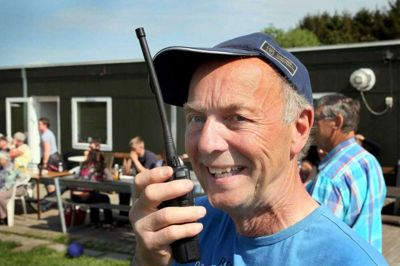 Ejgil Bohn Jespersen, formand for Ejstrupholm Flyveklub, har det store overblik. ?