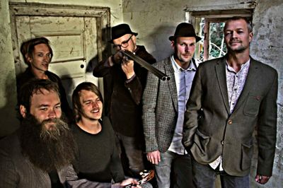 Jonah Blacksmith besøger lørdag 29. marts Jyske Bank Boxen med en såkaldt »filmkoncert«.