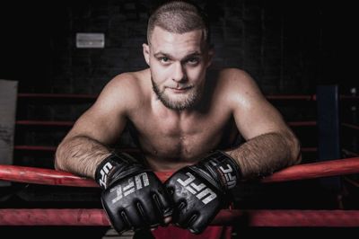 Camilla Hylleberg Photography/Free. Den danske MMA-kæmper Mads Burnell skal søndag kæmpe sin tredje kamp i UFC, der er verdens største organisation for kampsportsgrenen Mixed Martial Arts.