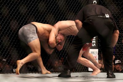 Martin Rickett/scanpix/Ritzau Scanpix. MMA-kæmperen Mads Burnell tabte søndag sin kamp i Liverpool.