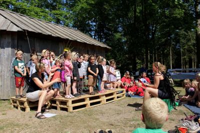Forårskoncerten foregik naturligvis i det fri med masser af sol og krible-krable. ?Privatfoto
